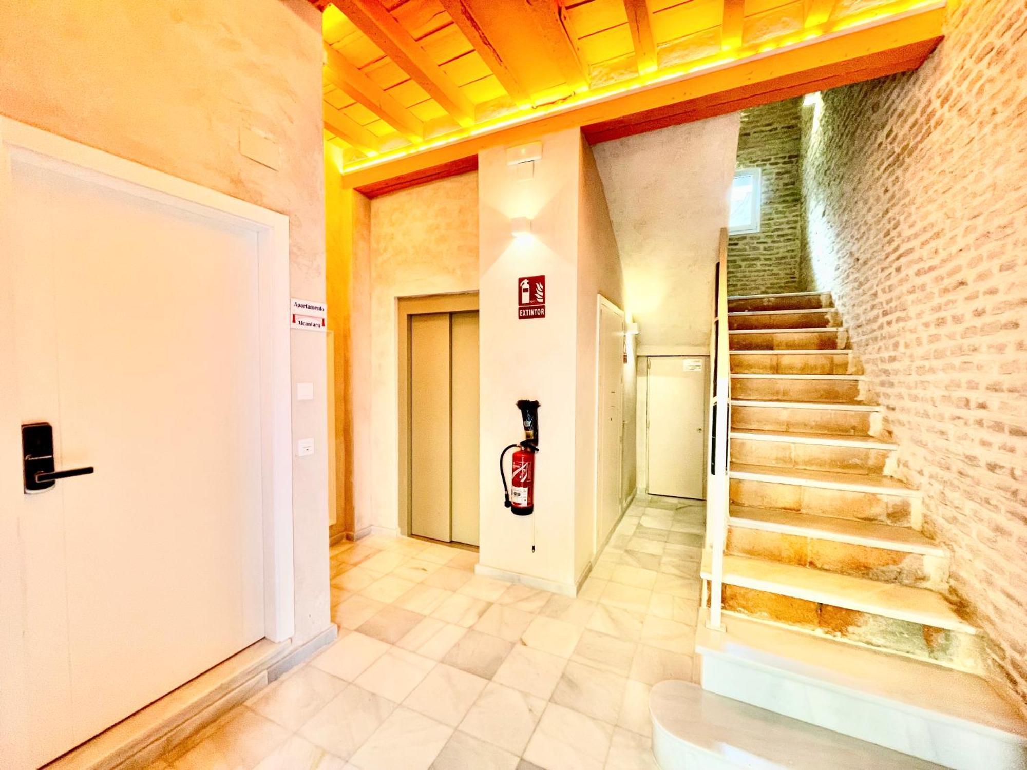 Philippe'S Home Triana Con Terraza セビリア エクステリア 写真